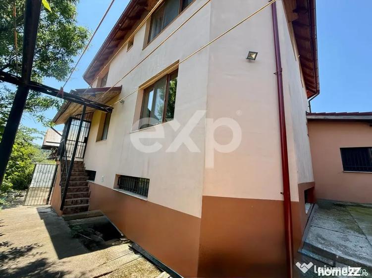 Casă cu 7 camere cu Teren 1008 Mp în Ștefănești