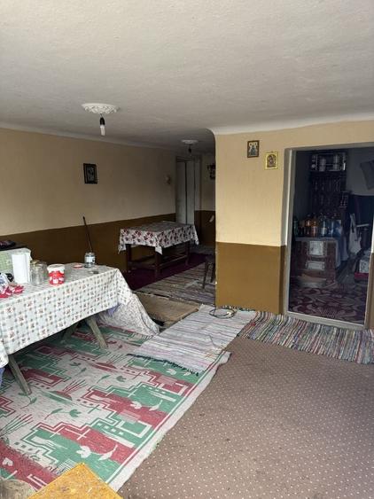 Casă cu 4 camere în Frumușani