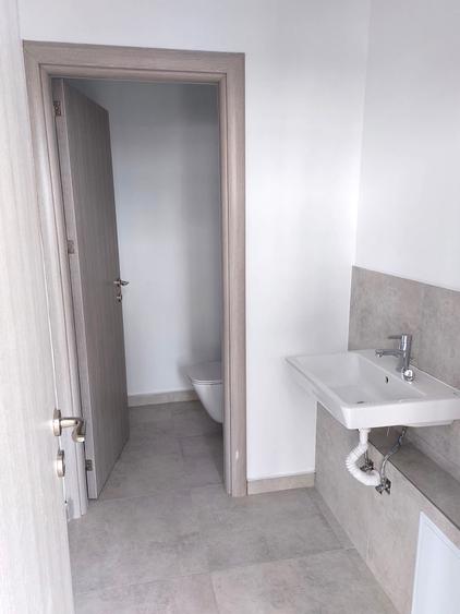 Spațiu comercial, de 140 mp, în Dârste