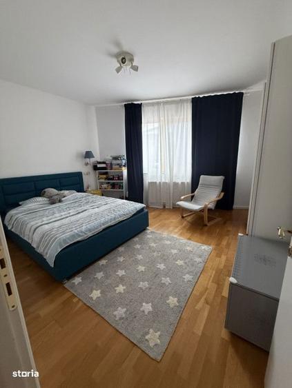 Apartament cu 3 camere decomandat în Romană