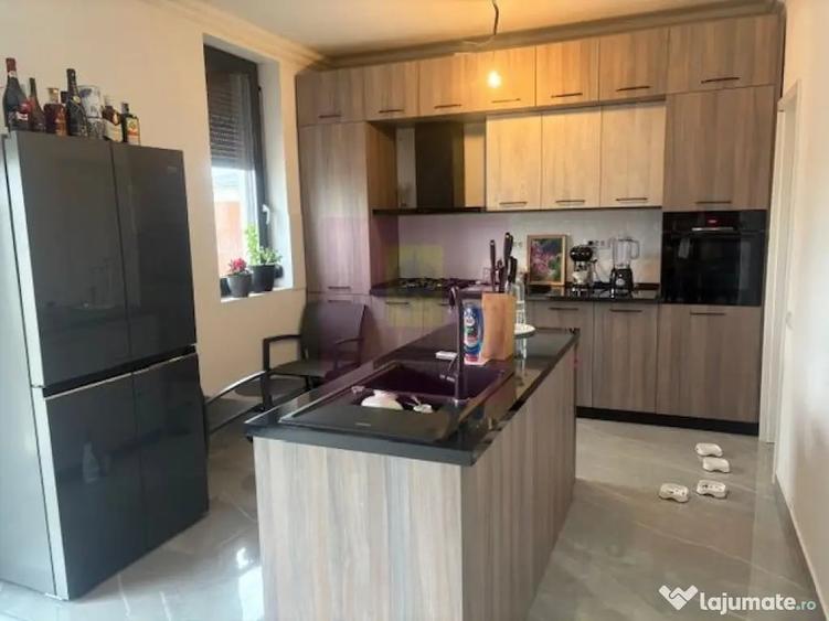 Casă cu 4 camere cu Teren 150 Mp în Central