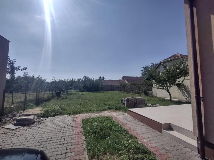 Casă individuală cu 4 camere cu Teren 450 Mp în Săcălaz