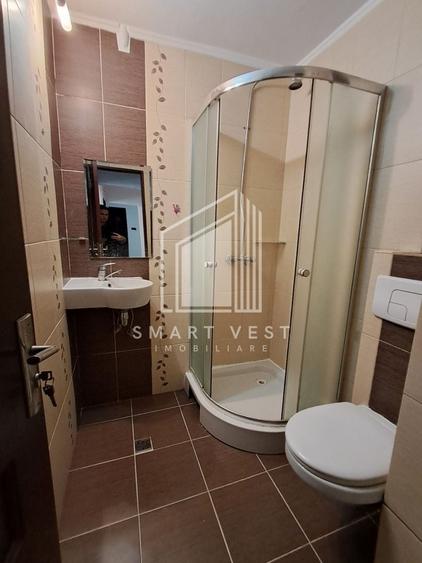 Apartament cu 4 camere decomandat în Micro 16
