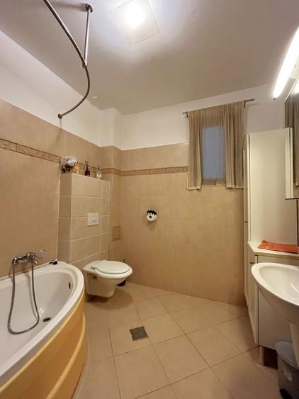 Apartament cu 2 camere decomandat, mobilat în Polonă