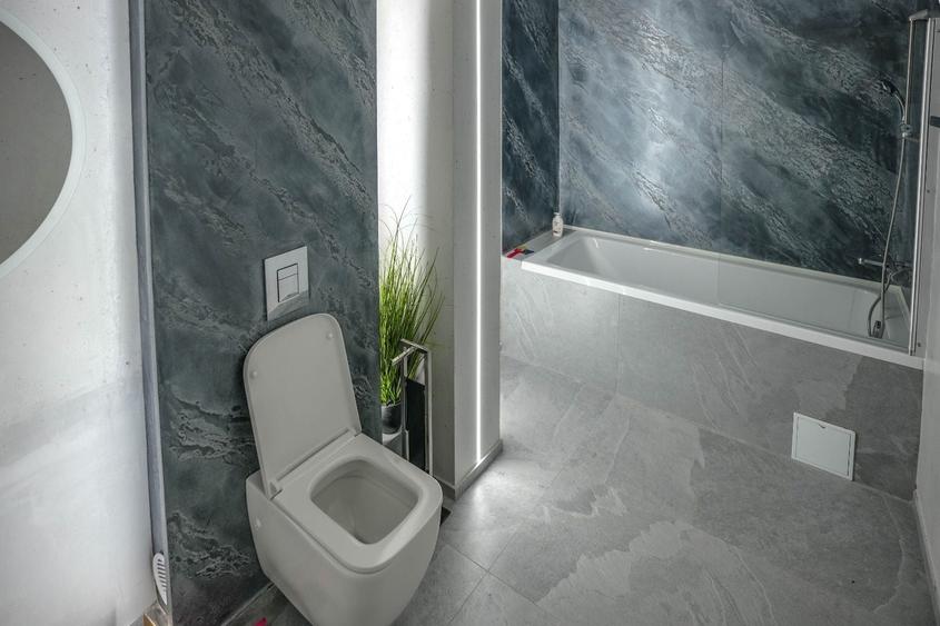 Apartament cu 3 camere decomandat în Exterior Vest