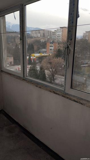 Apartament cu 3 camere semidecomandat în Lupeni