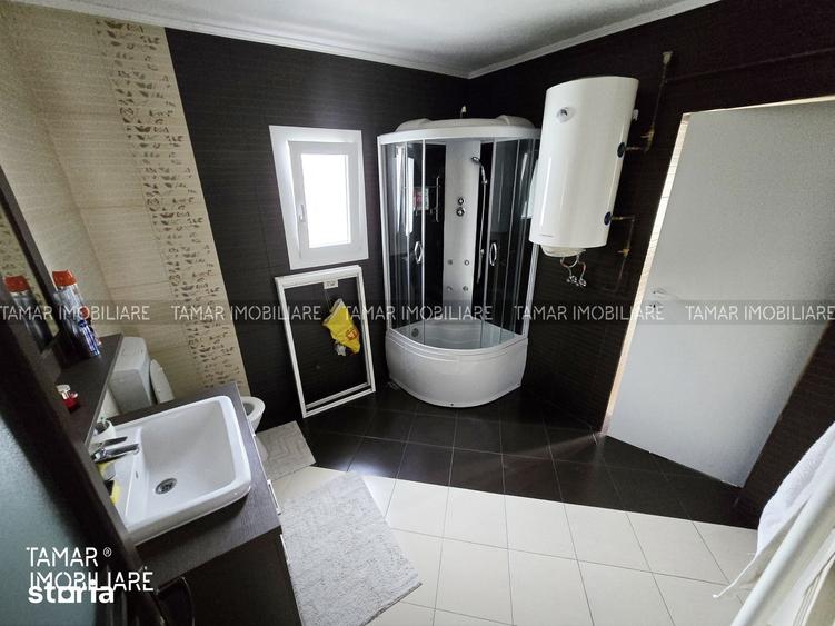 Casă cu 5 camere cu Teren 3000 Mp în Bonțești