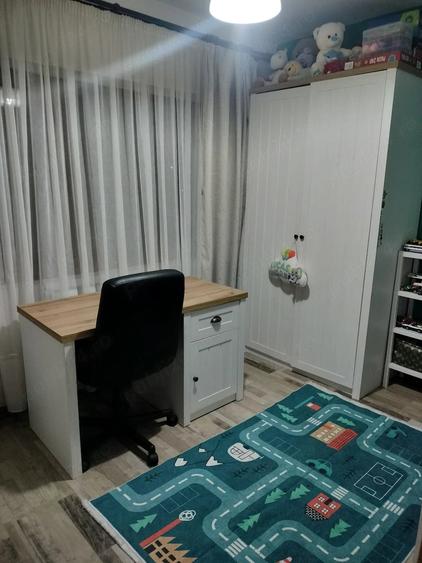 Apartament cu 3 camere decomandat în Sânpetru