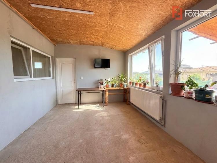 Casă individuală cu 6 camere cu Canalizare în Sânandrei