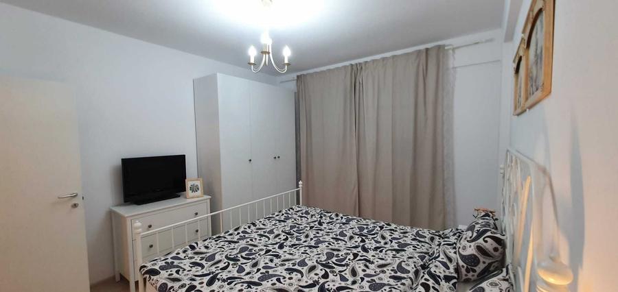 Apartament cu 2 camere decomandat în Uverturii