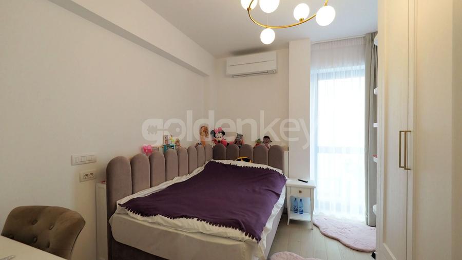Apartament cu 5 camere semidecomandat în Șoseaua Nordului
