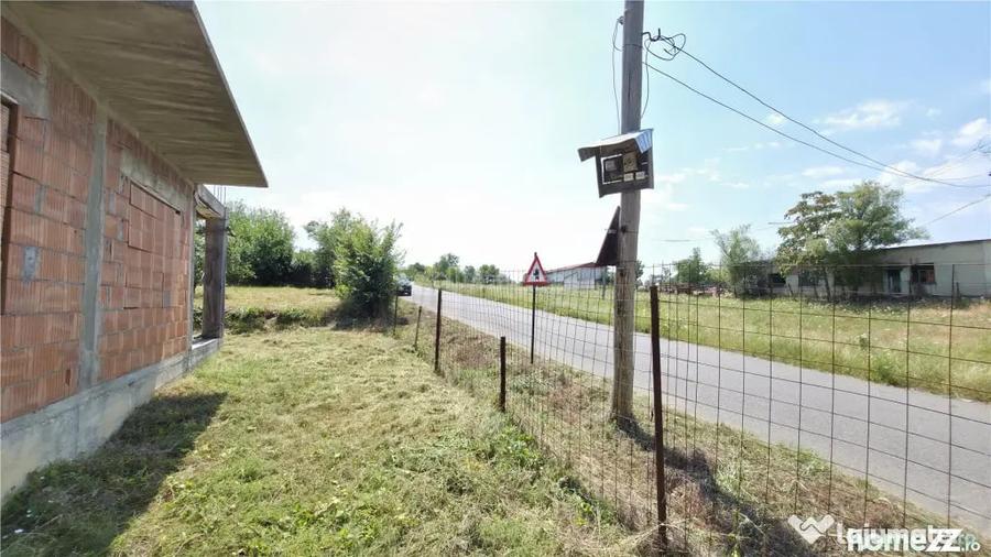 Casă cu 3 camere cu Teren 5314 Mp în Răchitova