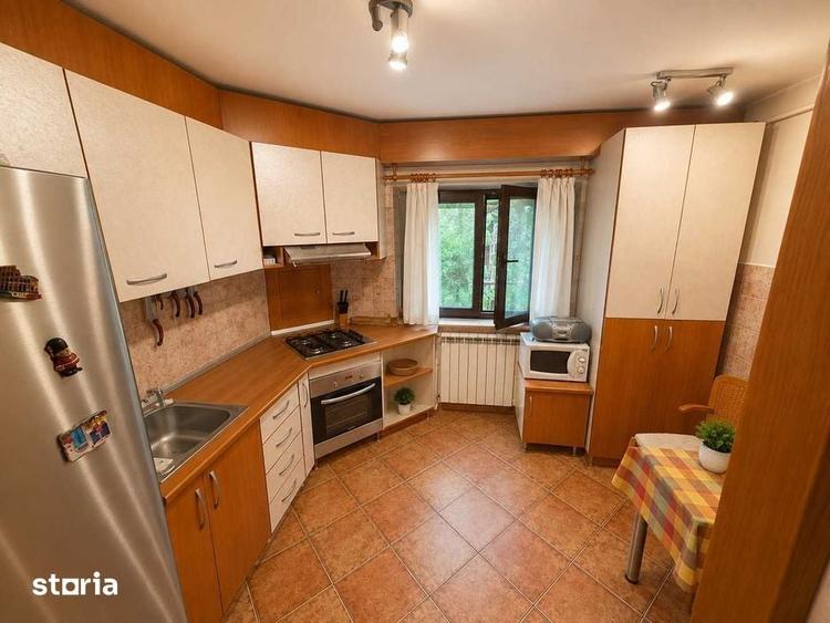 Apartament cu 3 camere decomandat în Centrul Civic