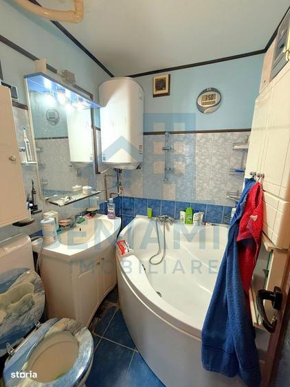 Apartament cu 3 camere semidecomandat în George Enescu