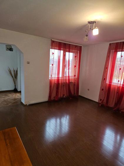 Casă cu 4 camere cu Teren 430 Mp în Exterior Vest