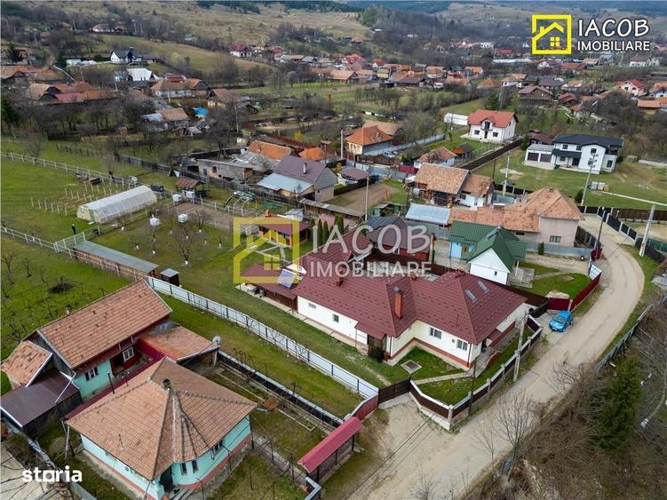 Casă cu 4 camere decomandat cu Teren 3762 Mp în Coman
