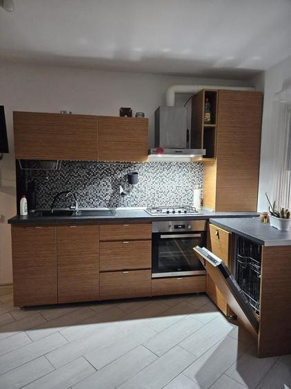 Apartament cu 3 camere decomandat în Faleza Nord