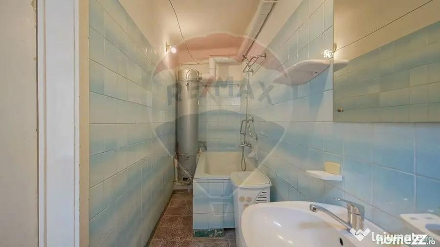 Apartament cu 3 camere nedecomandat în Centrul Istoric