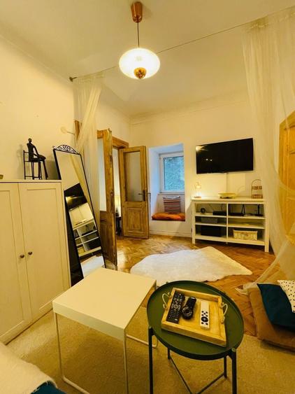 Apartament cu 2 camere semidecomandat în Cișmigiu