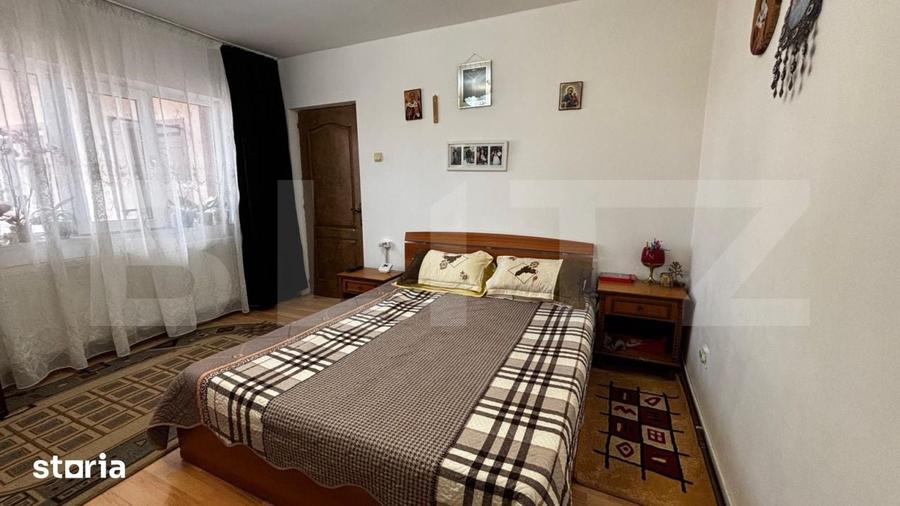 Casă cu 5 camere decomandat cu Teren 154 Mp în Craiovița Nouă