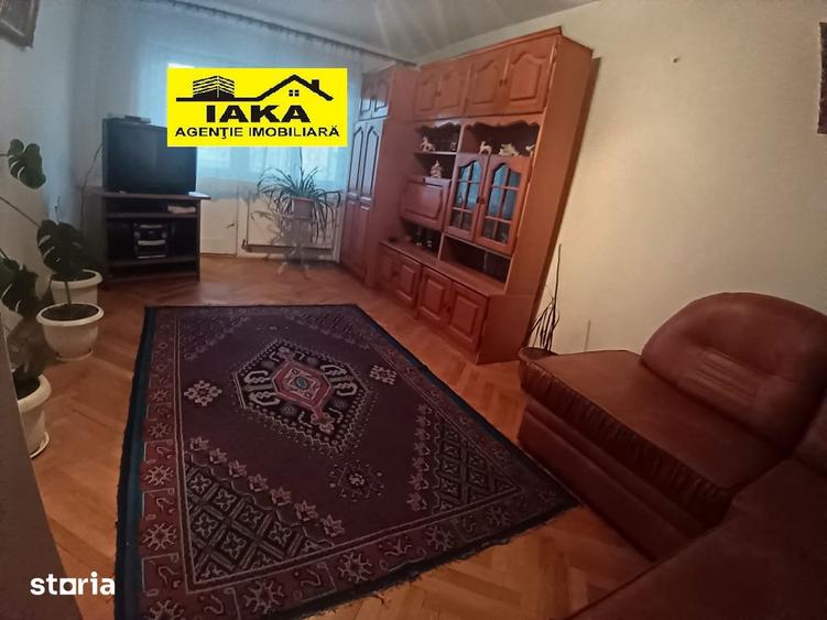 Apartament cu 2 camere decomandat în Republicii