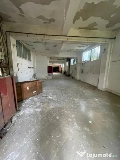 Casă cu 15 camere cu Teren 284 Mp în Central