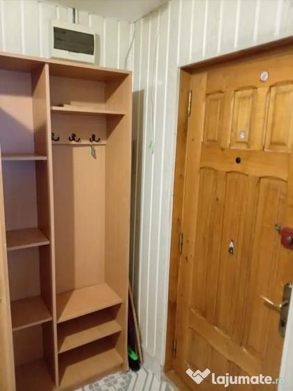 Apartament cu 3 camere decomandat în Exterior Vest