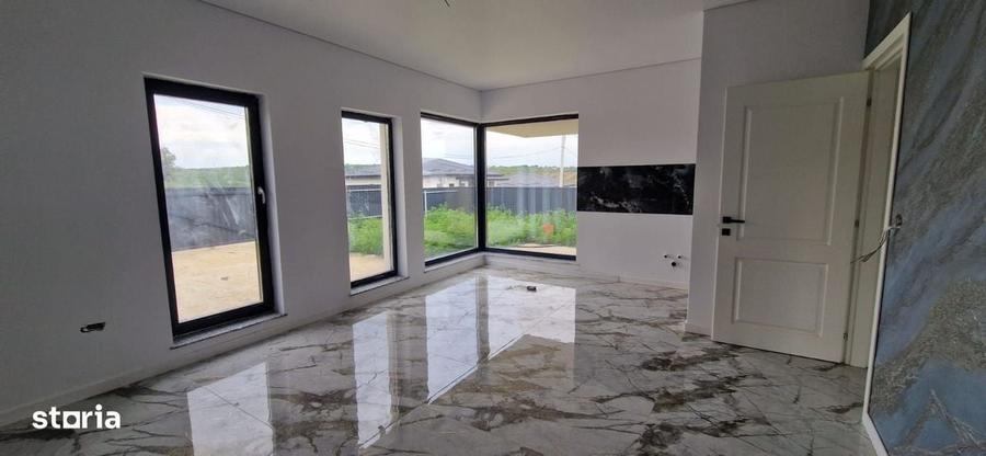 Casă cu 3 camere în Bucium