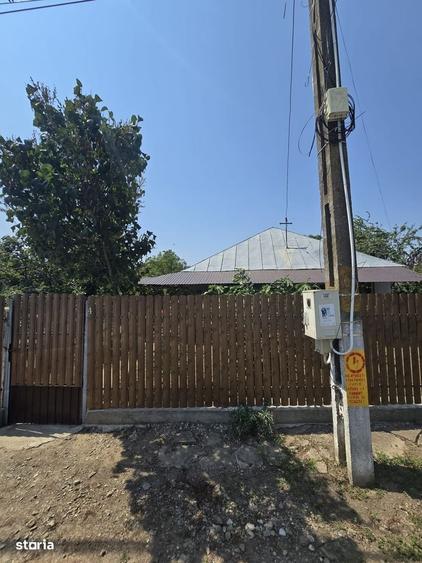 Casă cu 4 camere cu Teren 1000 Mp în Perieți