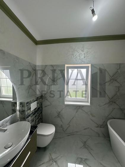 Duplex cu 5 camere cu Canalizare în Chișoda