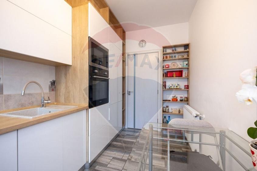 Apartament cu 2 camere decomandat, mobilat în Central