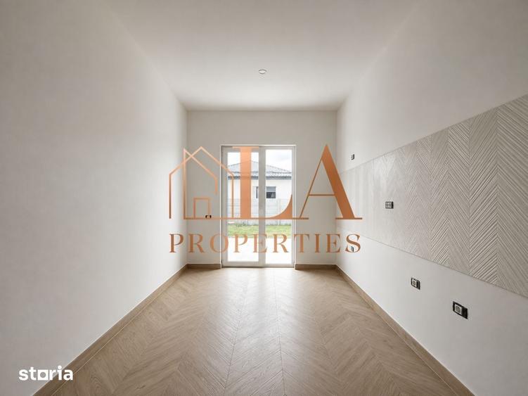 Casă cu 4 camere cu Teren 375 Mp în Domnești
