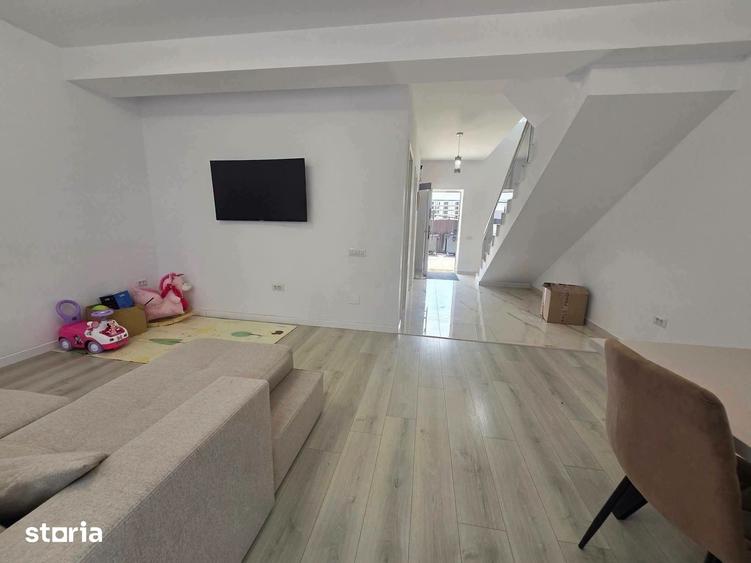 Casă cu 3 camere cu Teren 110 Mp în Dobroești