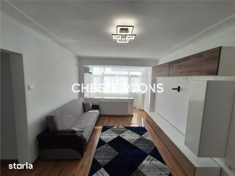 Apartament cu 3 camere semidecomandat în Independenței