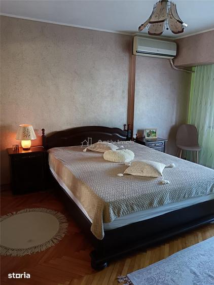 Apartament cu 4 camere, mobilat în Decebal