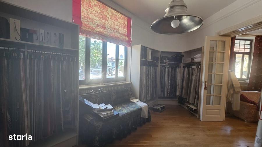 Apartament cu 4 camere în Moșilor
