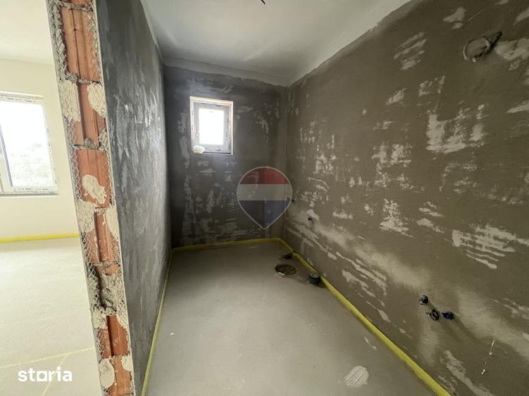 Casă cu 4 camere cu Teren 600 Mp în Țiglari