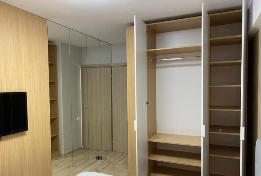 Apartament cu 3 camere decomandat, mobilat în Băneasa