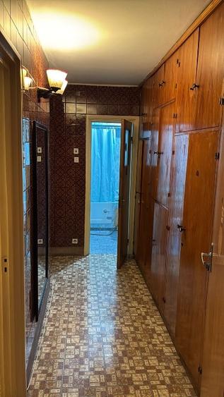 Apartament cu 4 camere semidecomandat, mobilat în Banu Manta