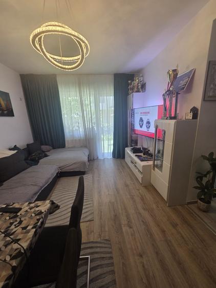 Casă cu 4 camere în Militari
