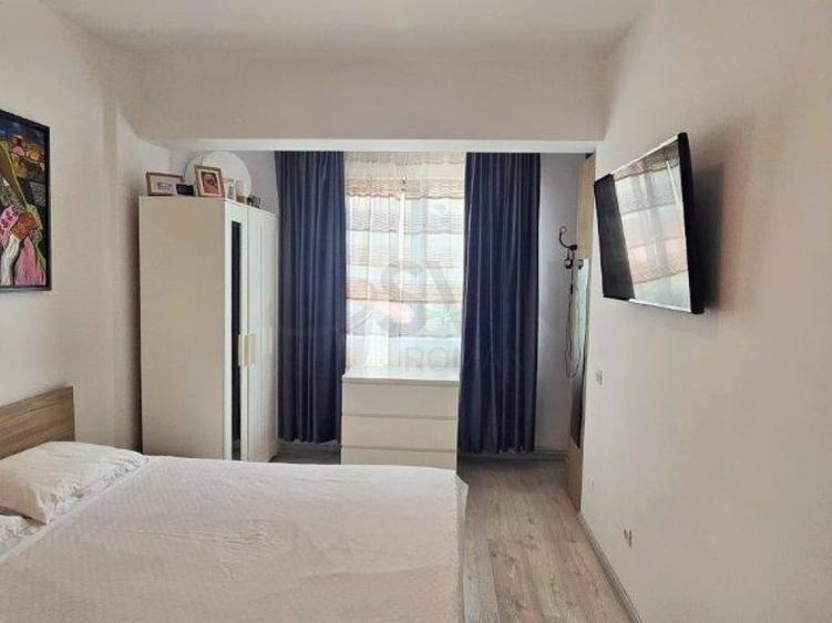 Apartament cu 3 camere decomandat în Jiului