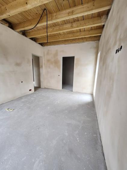 Duplex cu 5 camere cu Canalizare în Tăuți