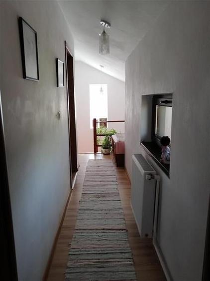 Casă individuală cu 3 camere cu Canalizare în Central
