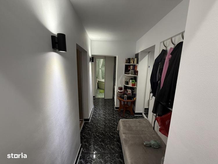 Apartament cu 4 camere decomandat în Central