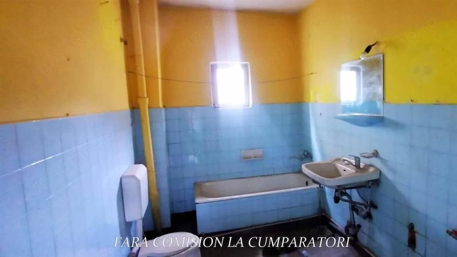 Casă cu 3 camere cu Teren 2013 Mp în Căzănești (Râmnicu Vâlcea)