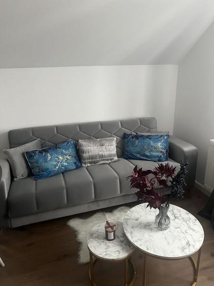 Apartament cu 3 camere decomandat în Florești
