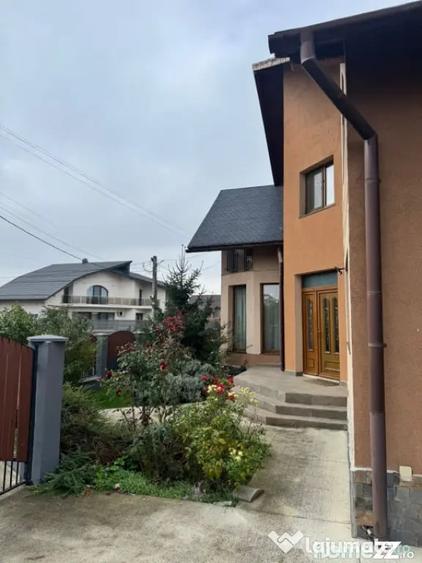 Casă cu 5 camere cu Teren 1000 Mp în Săsar