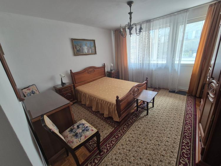 Apartament cu 2 camere decomandat în Sala Palatului