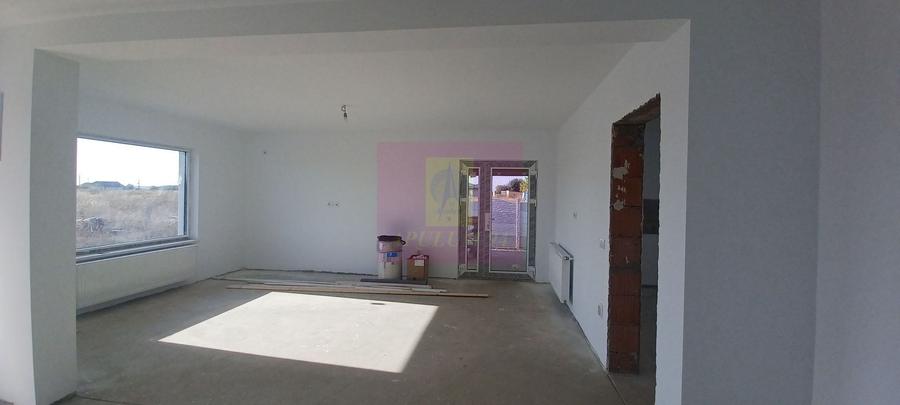 Casă individuală cu 3 camere cu Teren 400 Mp în Săbăreni