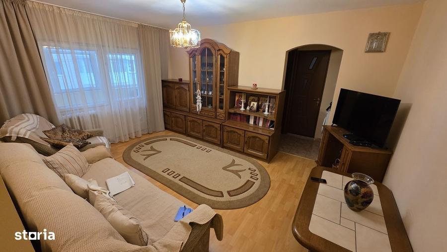 Vand ap cu 3 camere zona Orizont - Posta 4 - 11